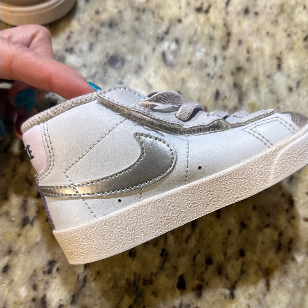 Nike Blazer Mid ‘77 Sneakers - white & gray 6C - Picture 2 of 12